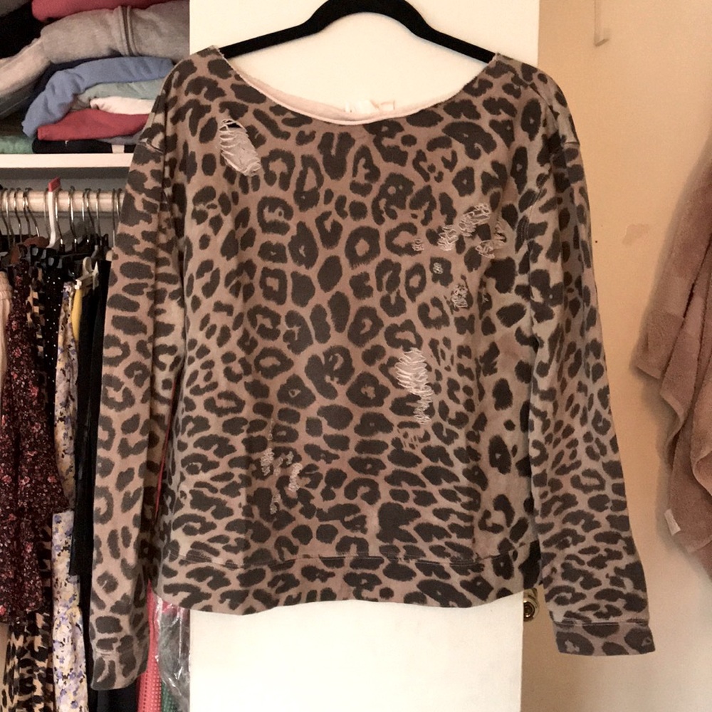 Basik cheetah off the shoulder sweater size S